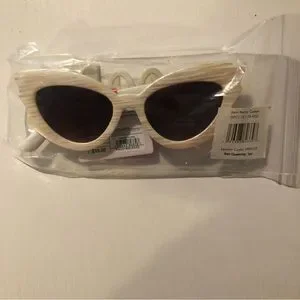 Agua Bendita | Accessories | Womens Cateye Scallop Wing  display picture 3